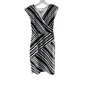 Chiara Boni La Petite Robe Black White V-Neck Slimming Shift Dress Size Medium‎